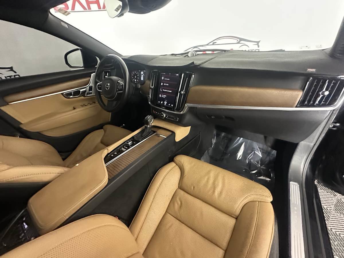 Used 2017 Volvo S90 T6 Inscription w/ Vision Package image 24