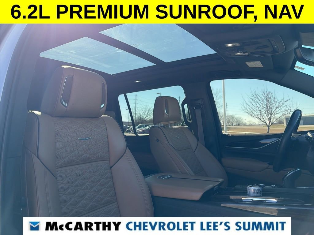 Used 2022 Cadillac Escalade ESV Premium Luxury image 32