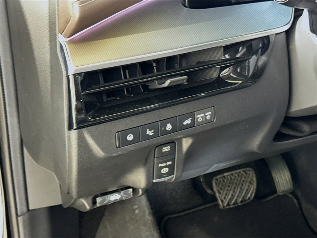 Used 2025 Nissan Murano Platinum w/ Cargo Package image 8