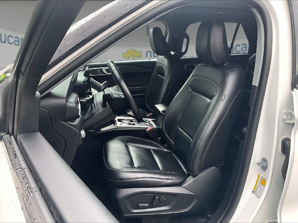 Used 2021 Ford Explorer XLT w/ Equipment Group 202A AWD/4WD image 21