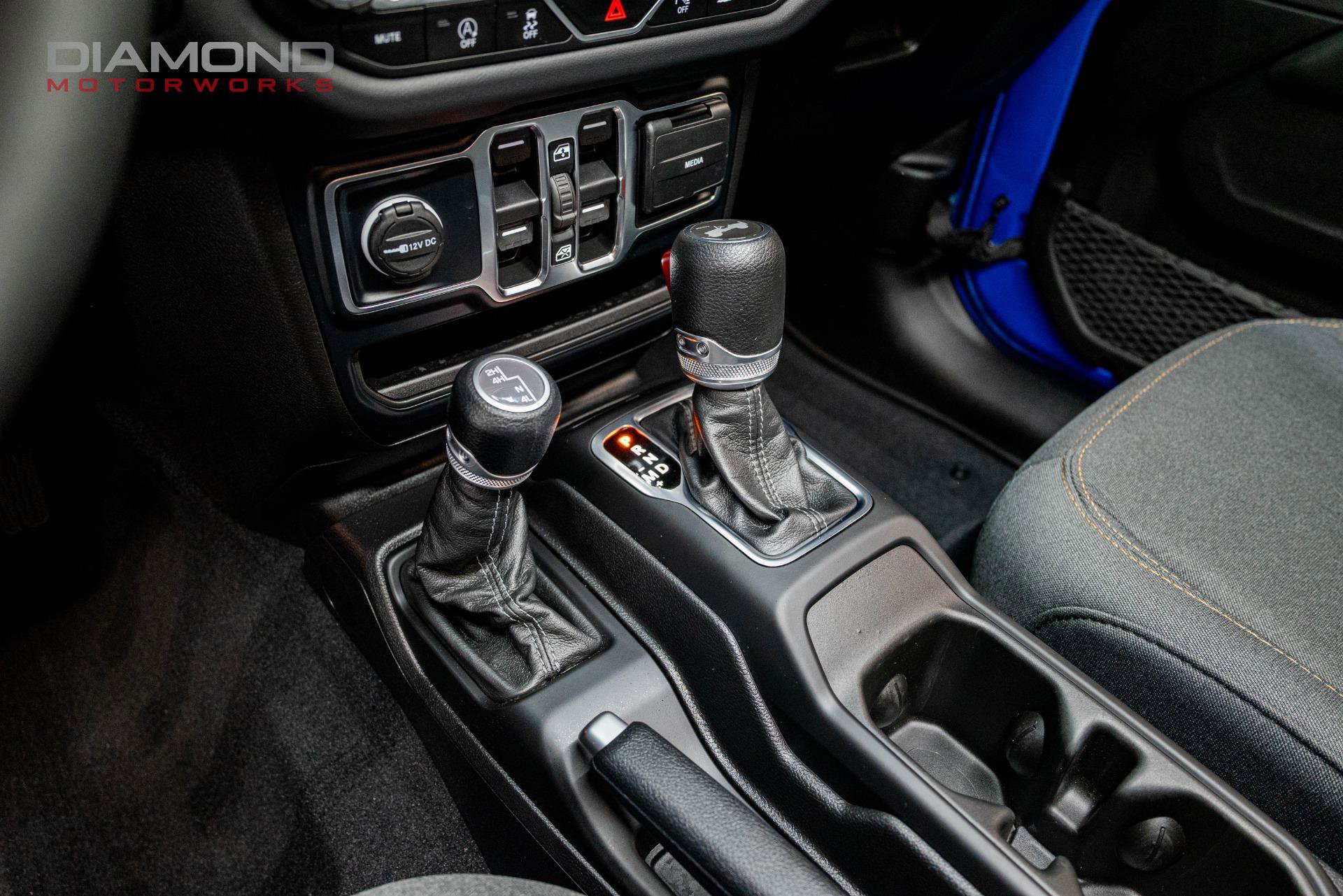 Used 2024 Jeep Wrangler Unlimited Sahara w/ Technology Group image 13