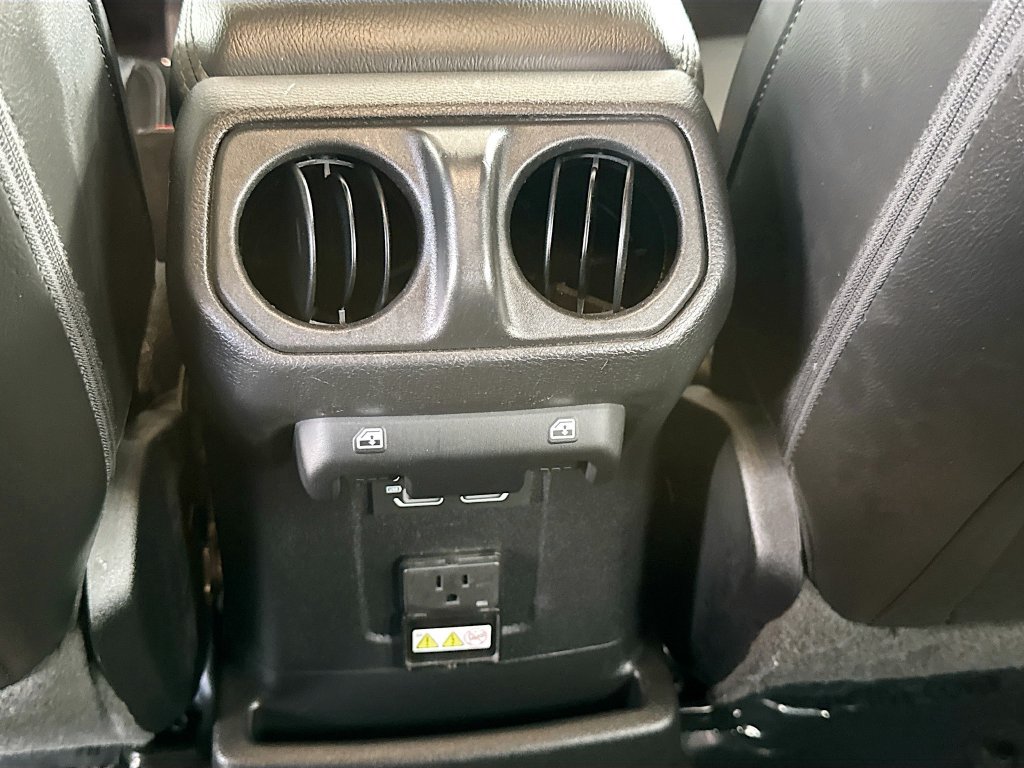 Certified 2022 Jeep Wrangler Unlimited Sahara AWD/4WD image 28