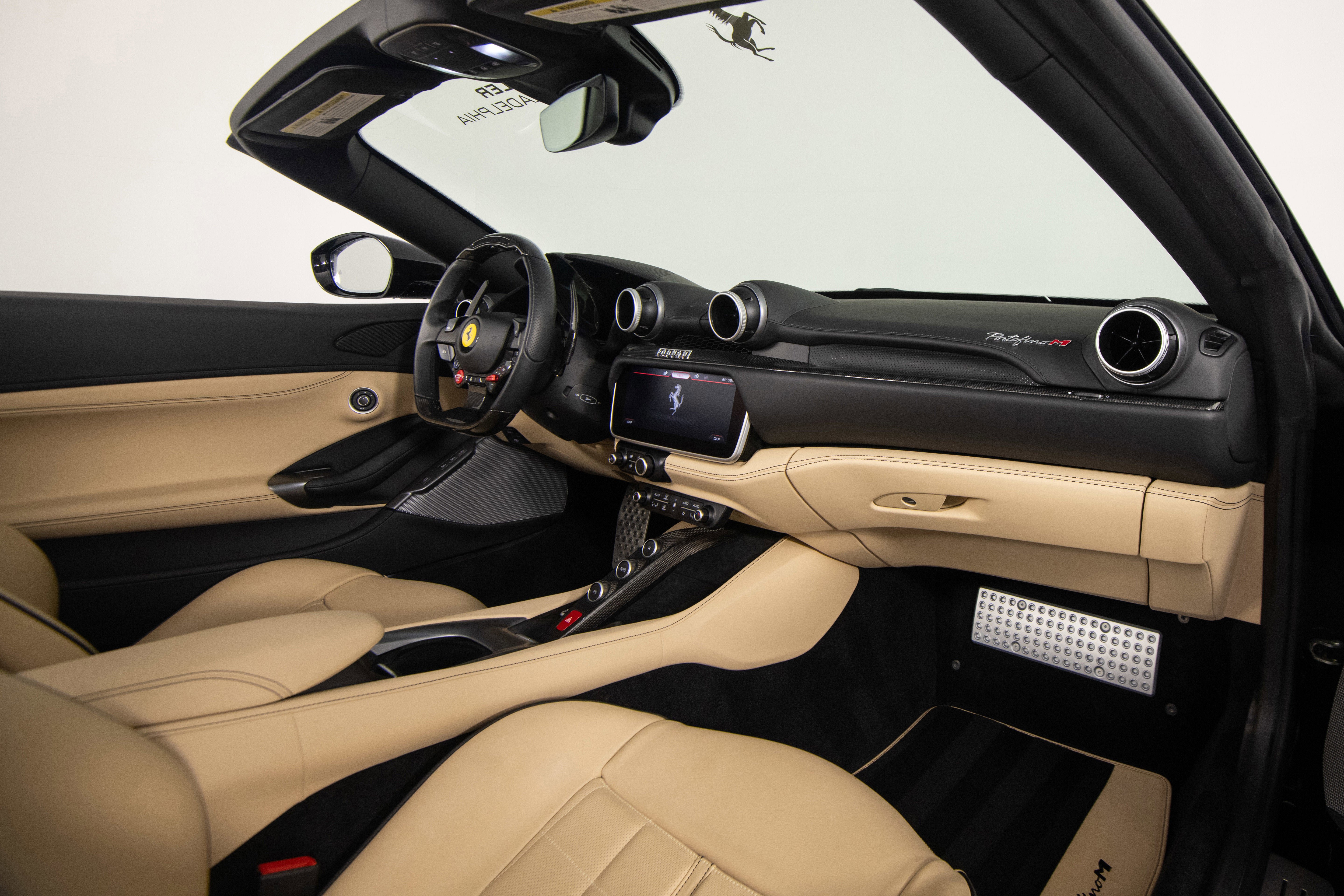 Certified 2022 Ferrari Portofino M image 17