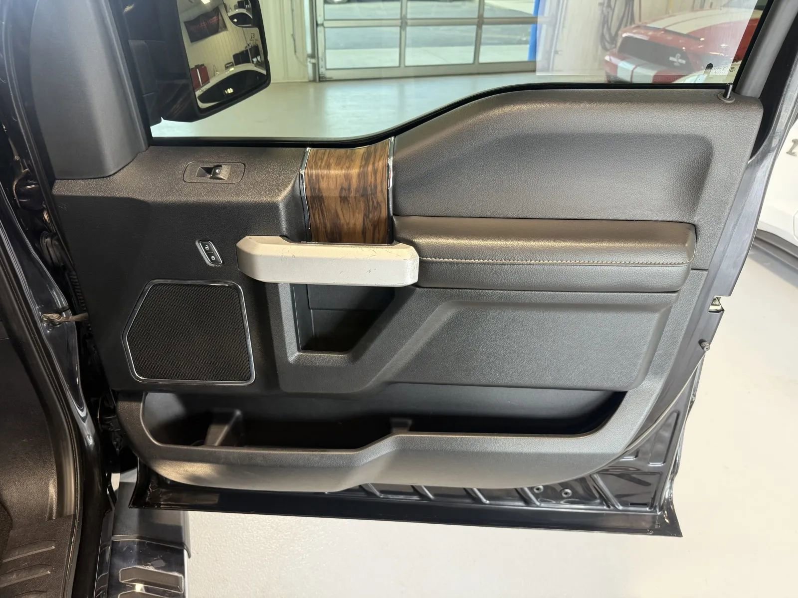 Used 2019 Ford F150 Lariat w/ Trailer Tow Package AWD/4WD image 26