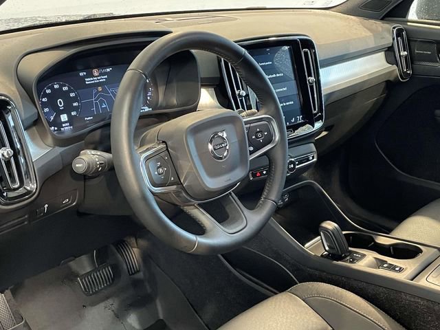 Used 2019 Volvo XC40 T5 Momentum image 13