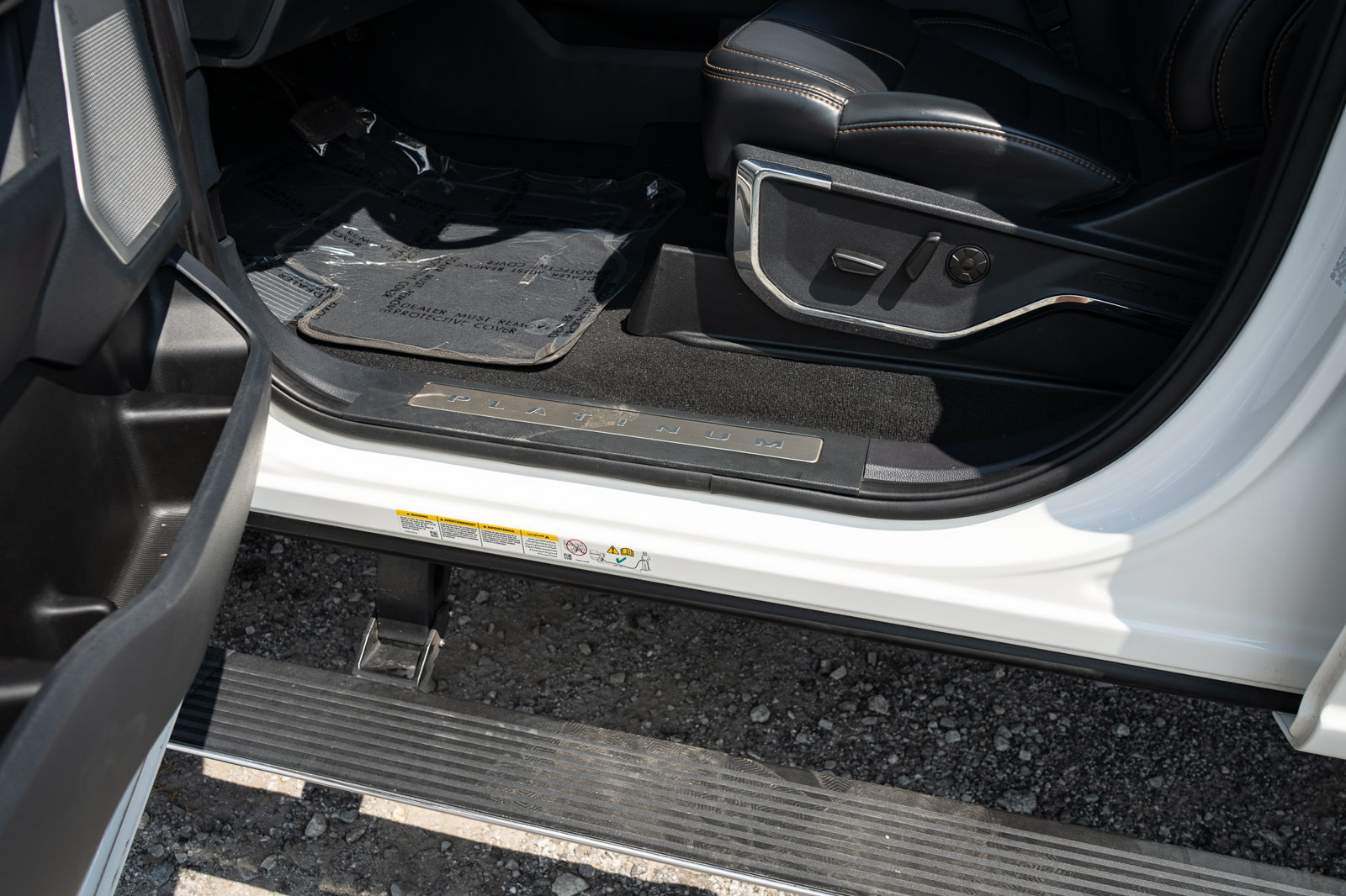 Used 2024 Ford F450 Platinum w/ FX4 Off-Road Package AWD/4WD image 40