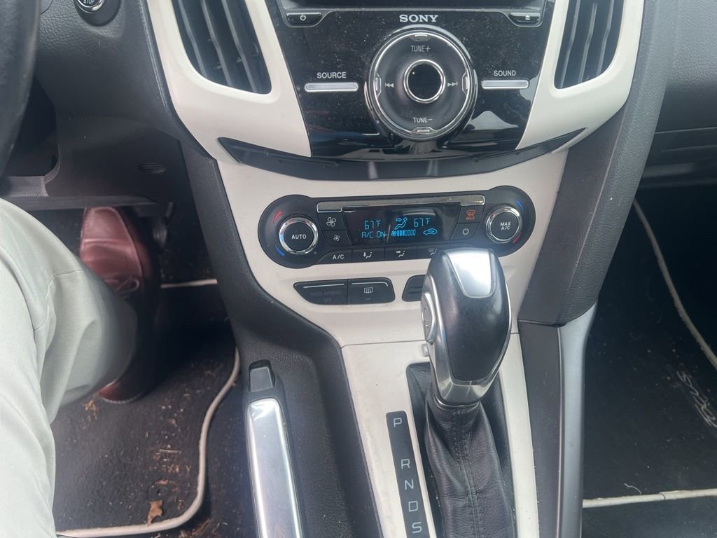 Used 2014 Ford Focus Titanium FWD image 9