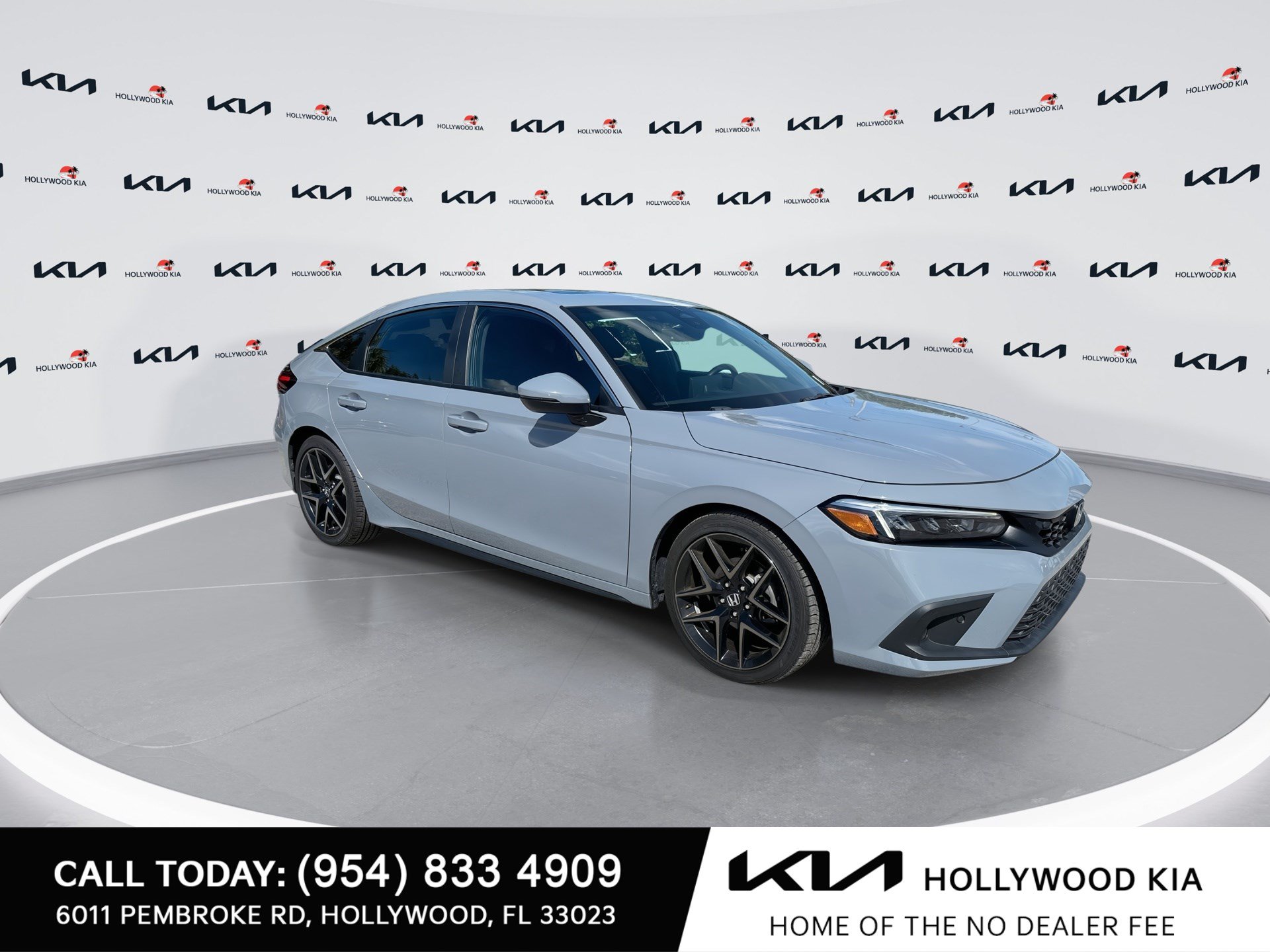 Used 2024 Honda Civic Sport Touring image 2