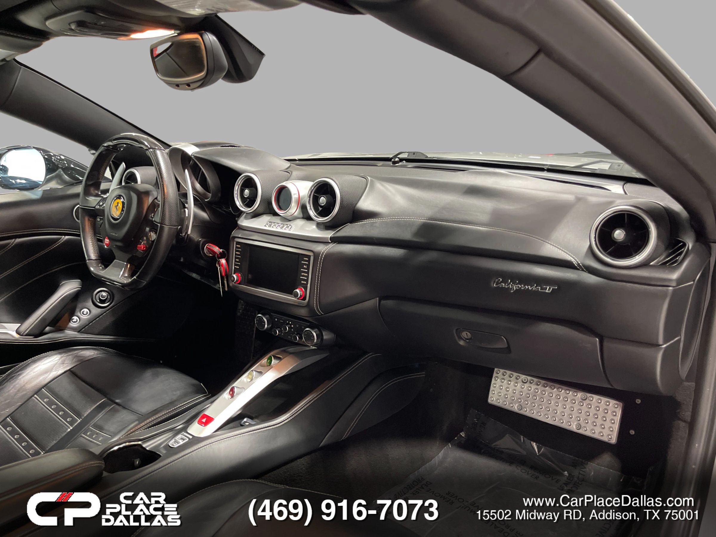 Used 2016 Ferrari California T RWD image 25