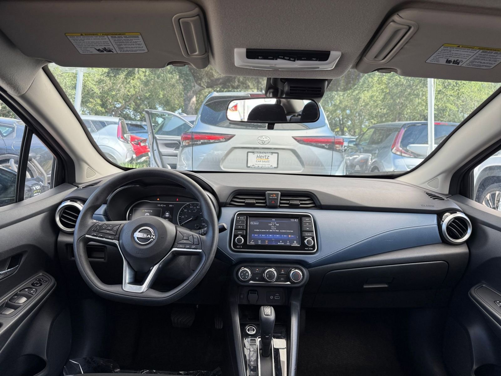 Used 2025 Nissan Versa SV FWD image 30
