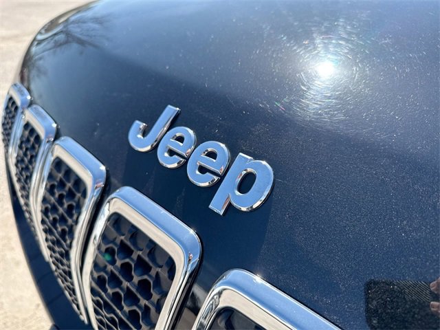 Used 2019 Jeep Cherokee Latitude w/ Popular Appearance Group image 34