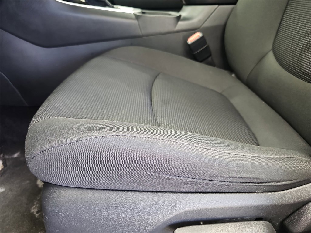 Used 2024 Toyota RAV4 LE image 29