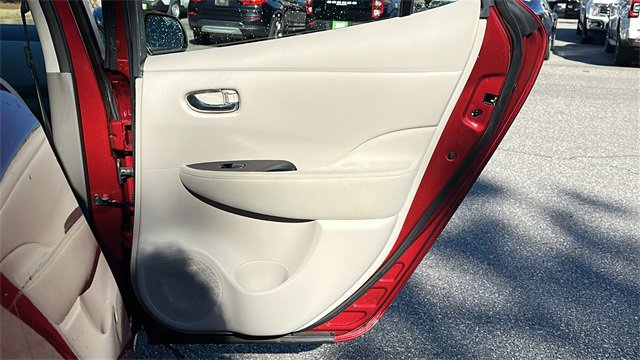 Used 2015 Nissan Leaf SV w/ LED & Quick Charge Package image 16