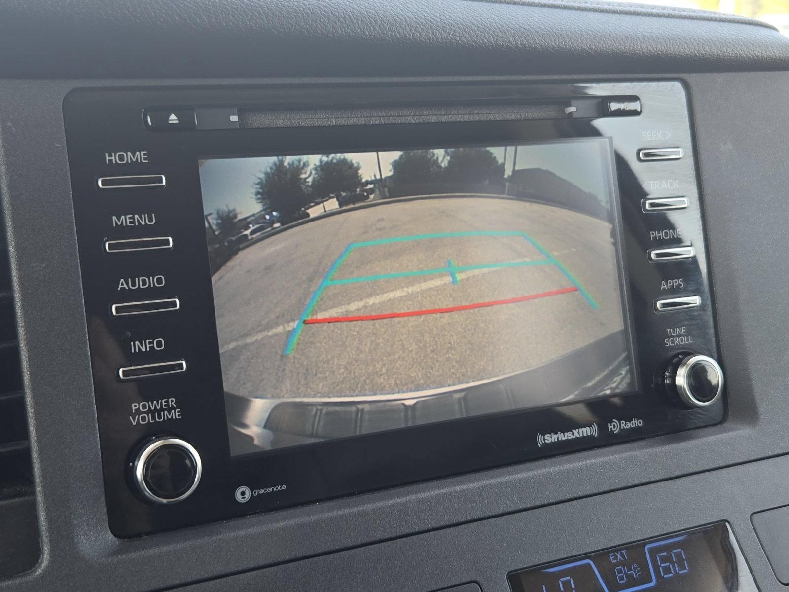 Used 2018 Toyota Sienna XLE FWD image 19