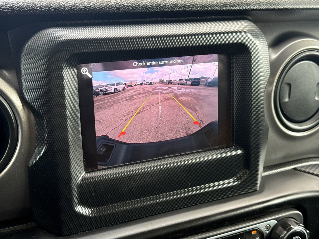 Used 2021 Jeep Gladiator Willys image 26