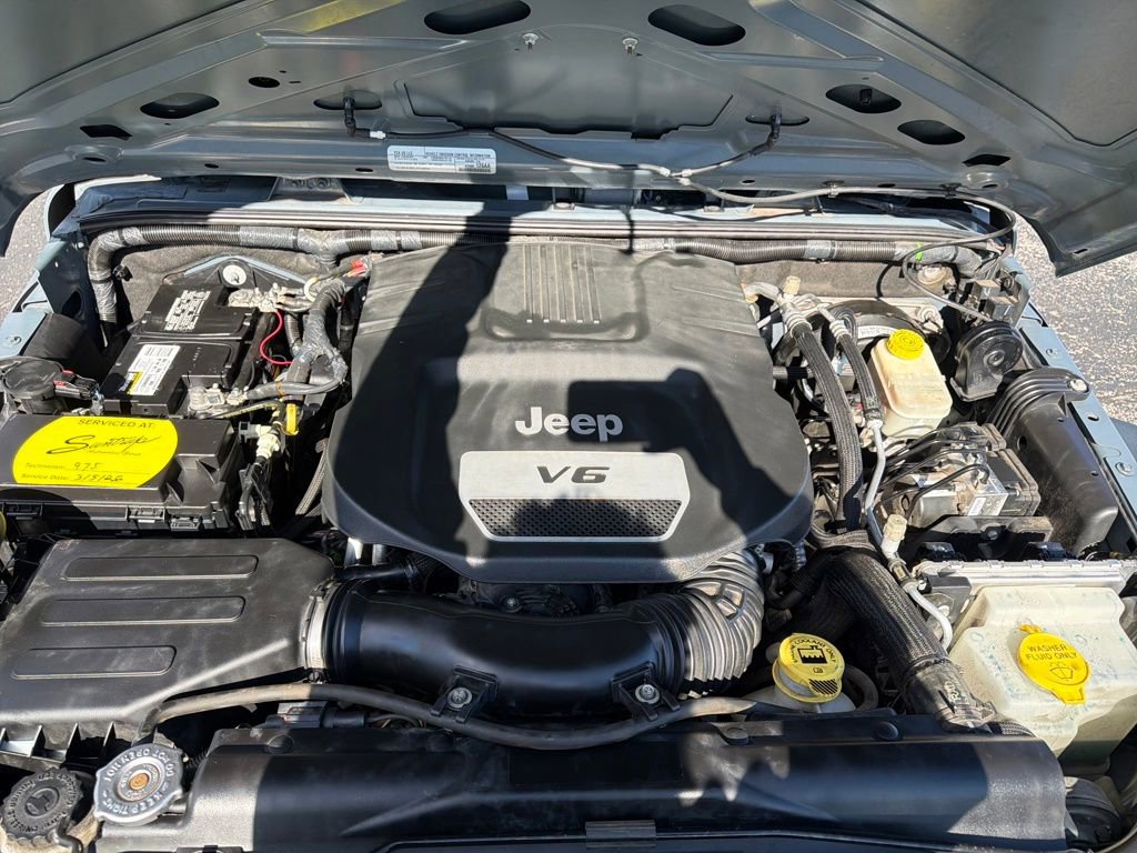 Used 2015 Jeep Wrangler Unlimited Sport w/ Connectivity Group image 25