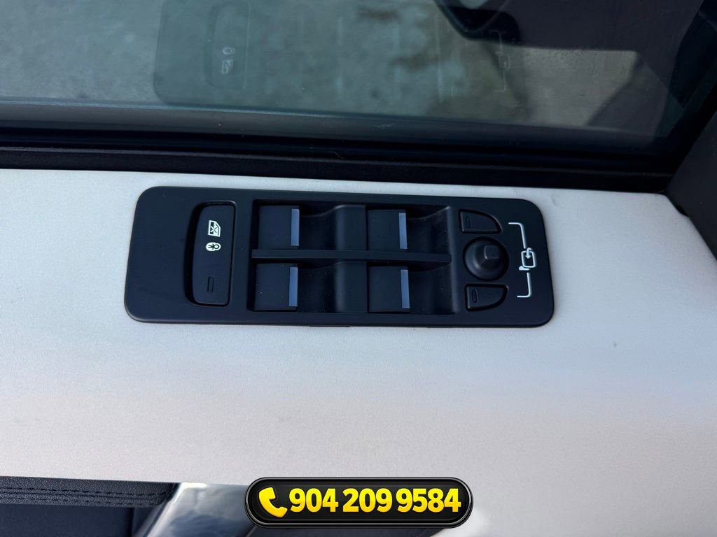 Used 2023 Land Rover Discovery Sport S image 14