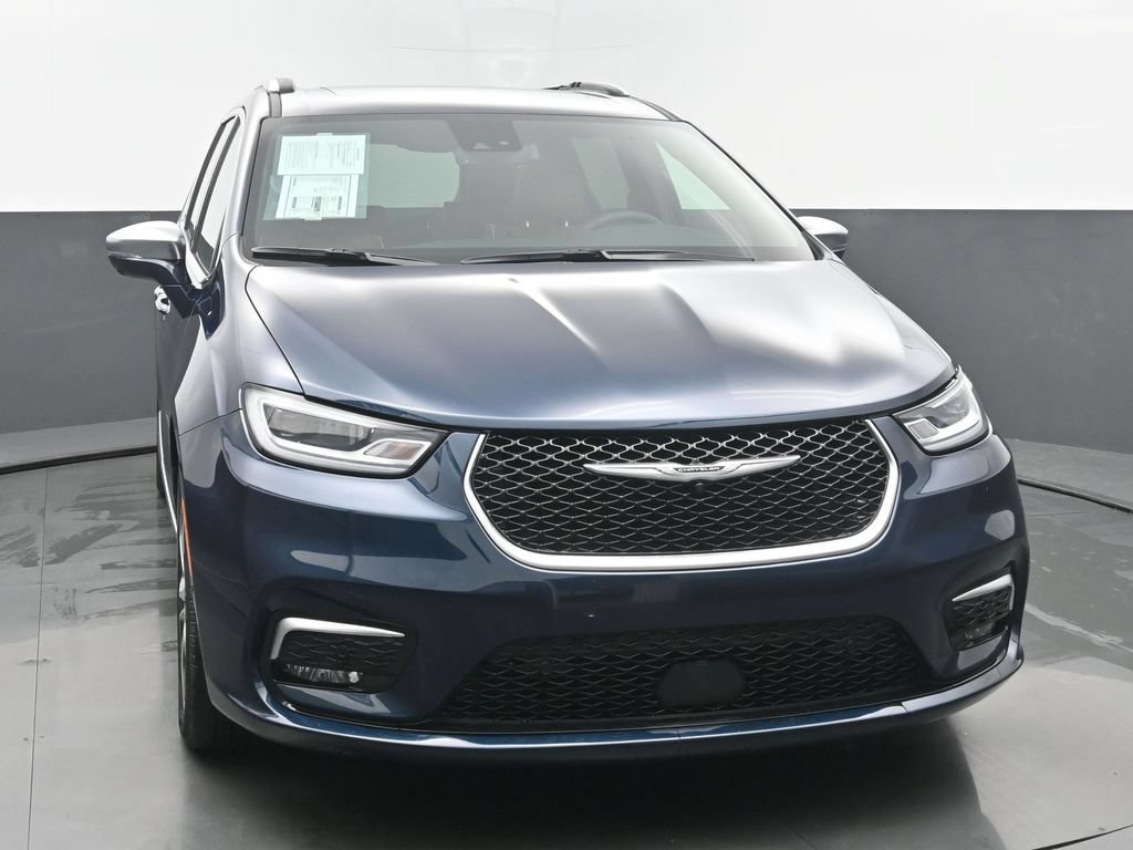 Used 2024 Chrysler Pacifica Pinnacle FWD image 8