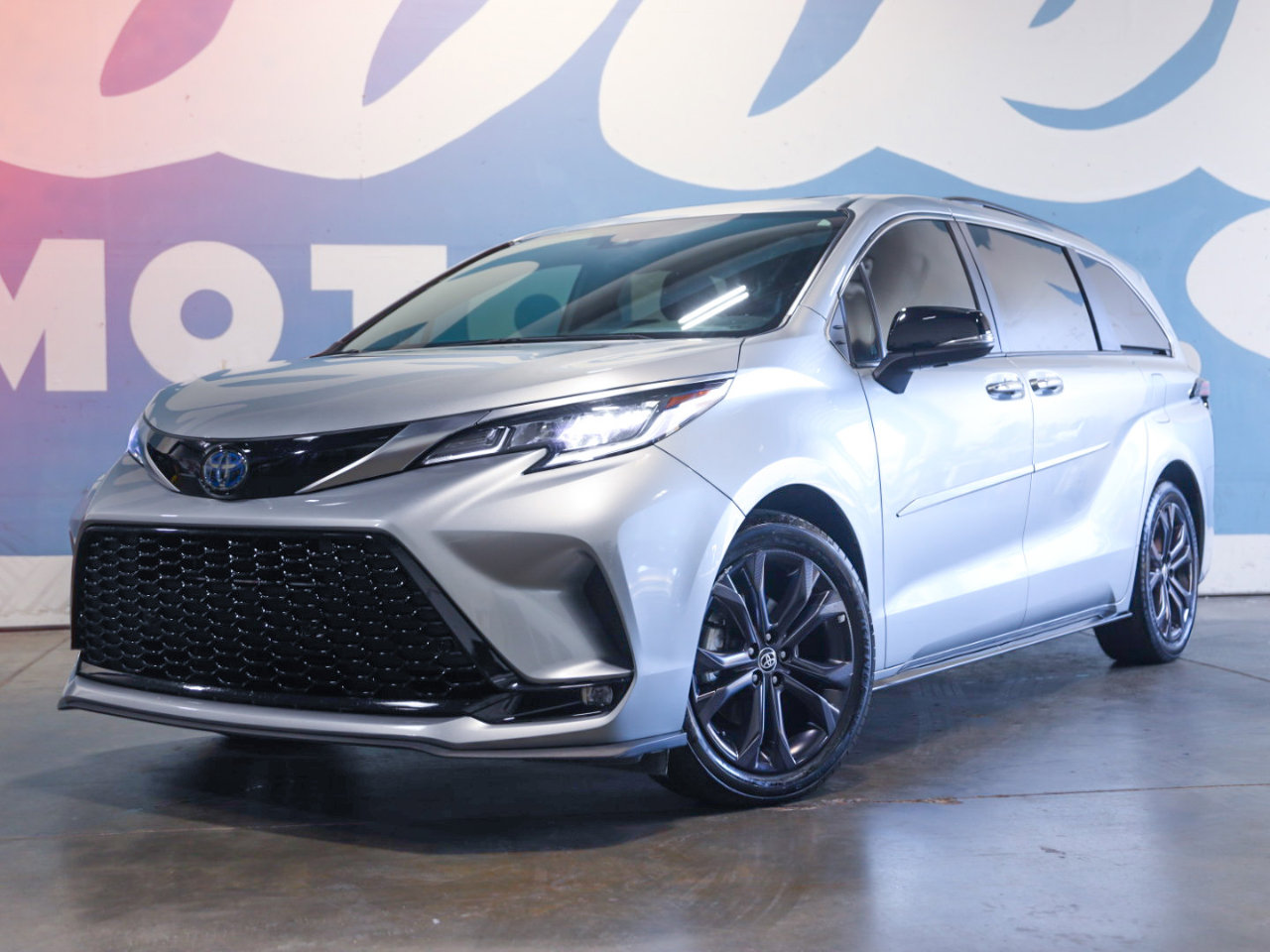 Used 2023 Toyota Sienna XSE image 41