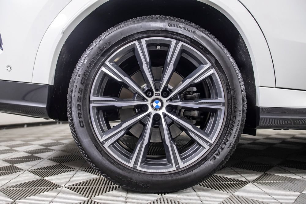 Used 2024 BMW X6 xDrive40i w/ Parking Assistance Package AWD/4WD image 41