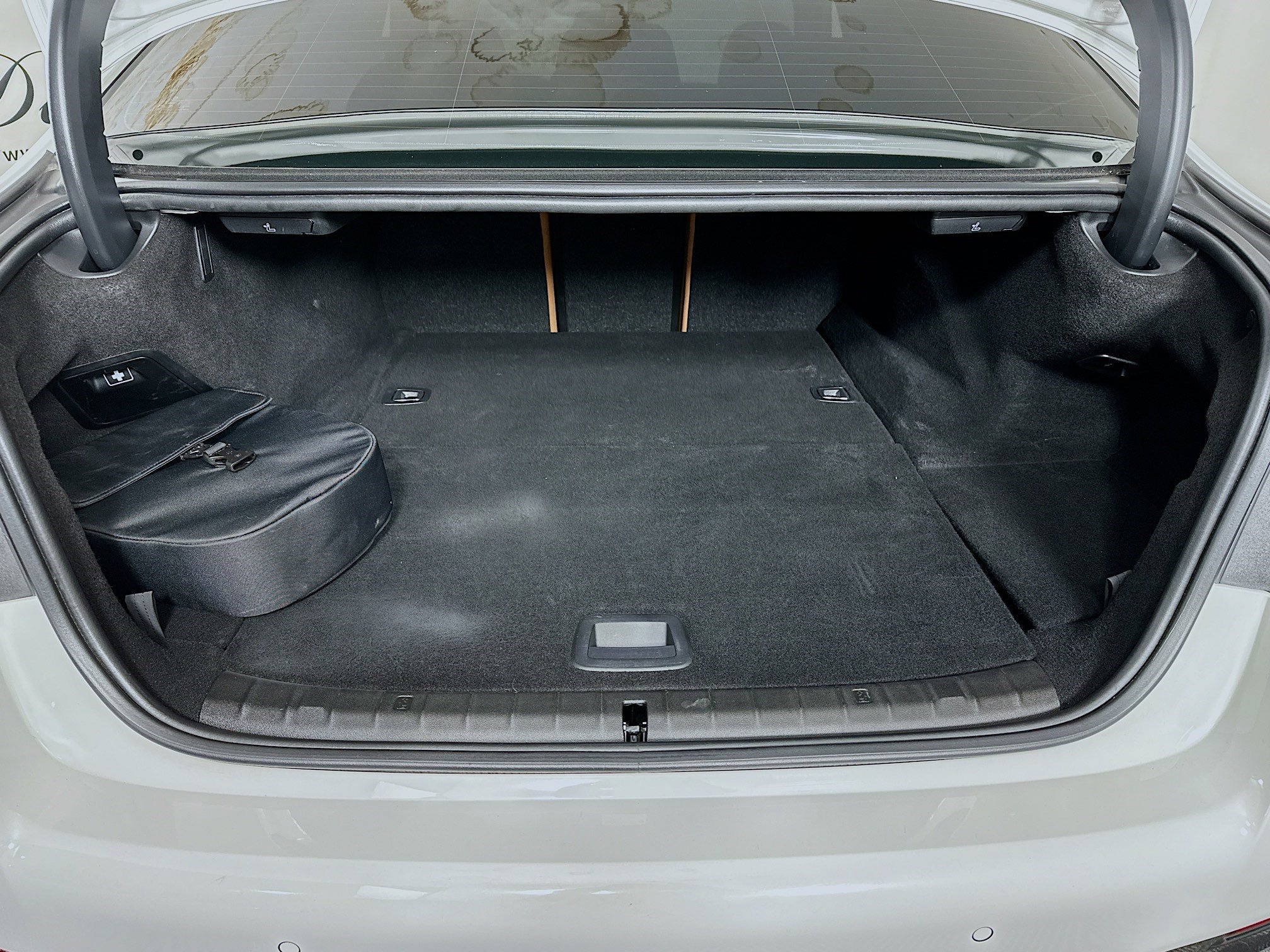 Used 2022 BMW 530e xDrive w/ Premium Package image 25