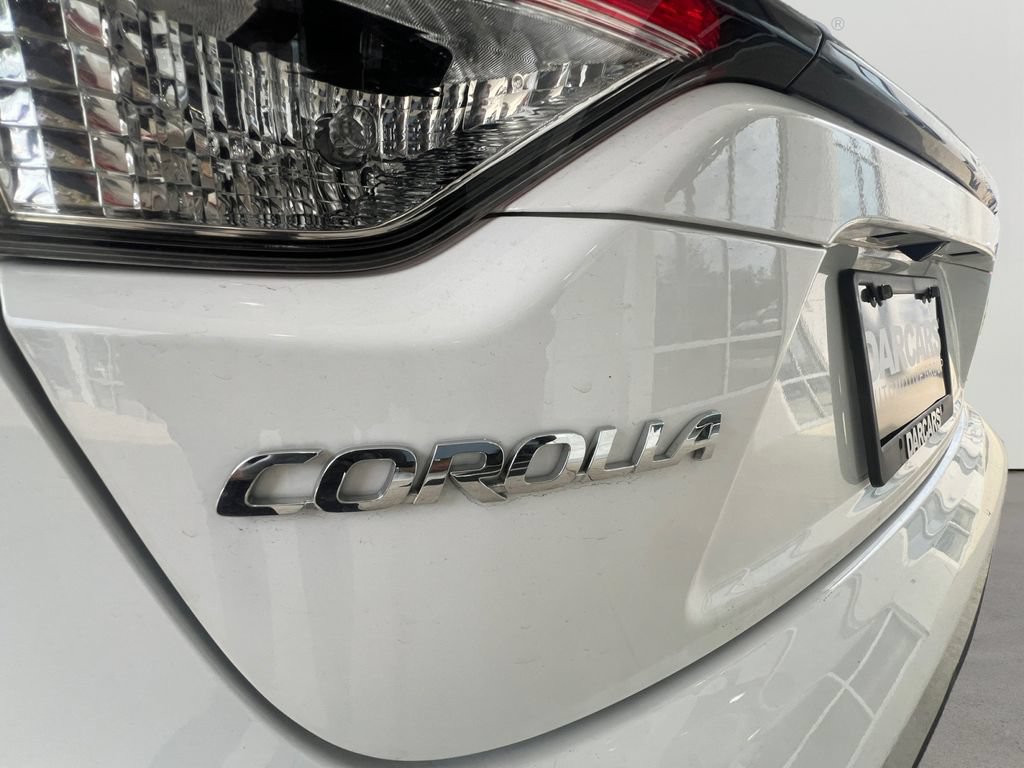 Used 2025 Toyota Corolla LE FWD image 31