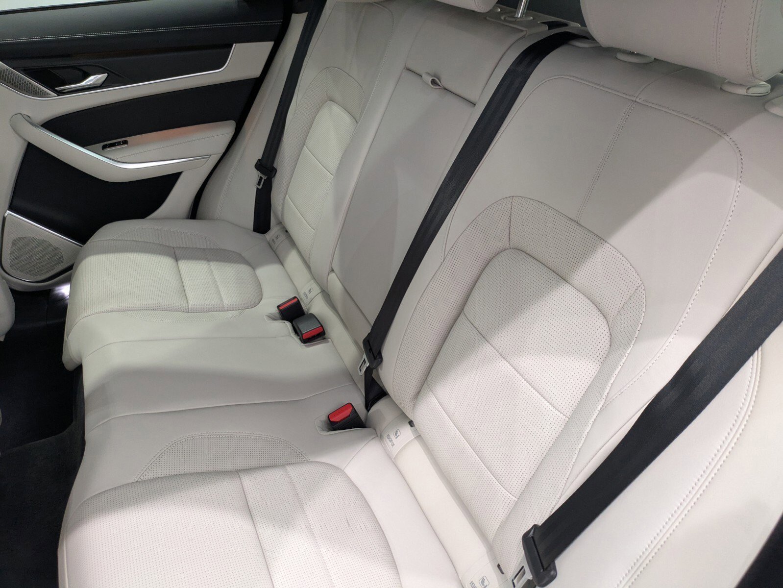 New 2026 Jaguar F-PACE R-Dynamic S image 13