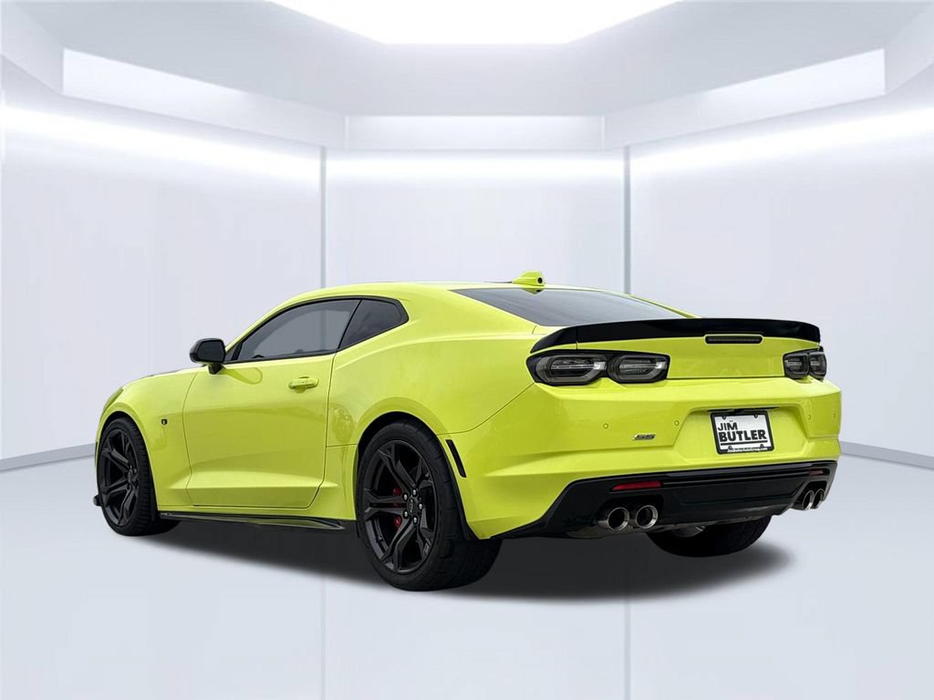 Used 2021 Chevrolet Camaro SS RWD image 4