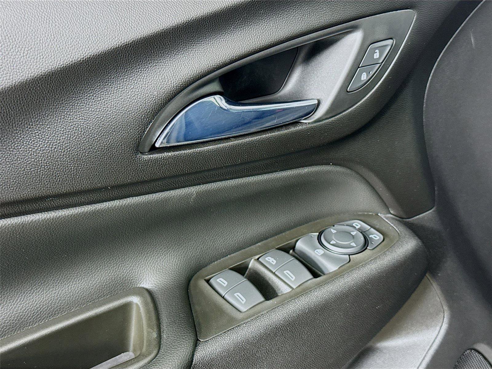 Used 2020 Chevrolet Equinox LT image 17