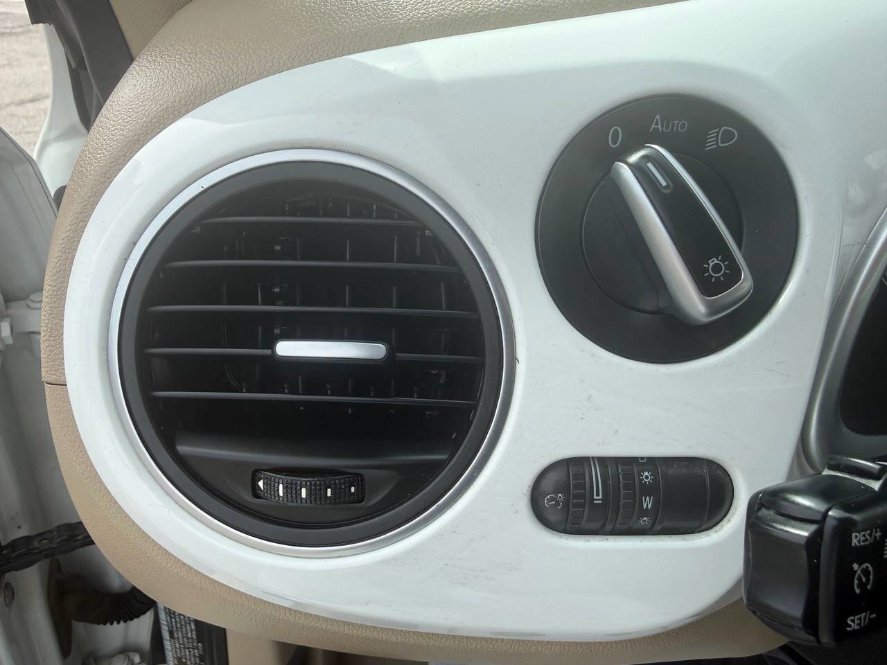 Used 2016 Volkswagen Beetle 1.8T SE image 21