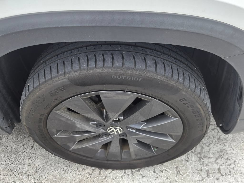 Used 2023 Volkswagen Taos S w/ IQ Drive S Package FWD image 5