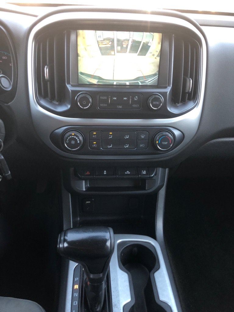 Used 2018 Chevrolet Colorado LT w/ Safety Package RWD image 8