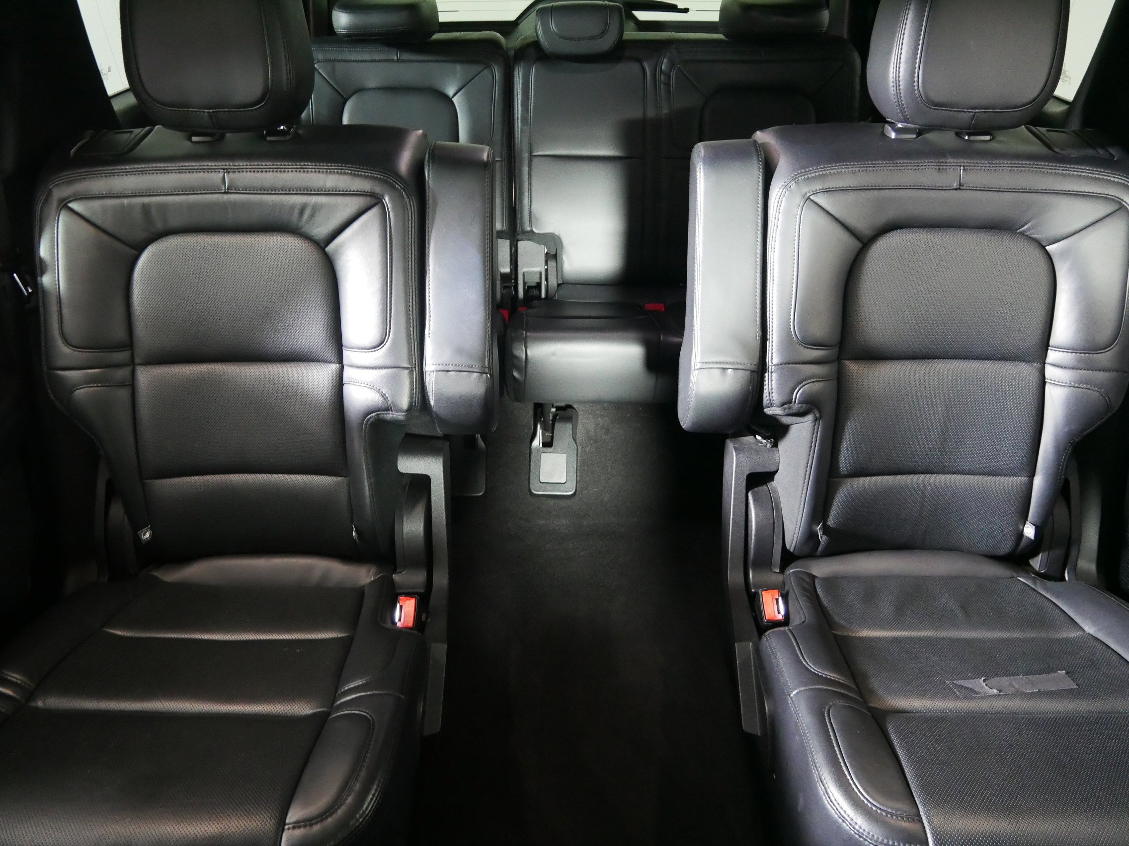 Used 2020 Lincoln Navigator Reserve w/ Equipment Group 208A Reserve image 13