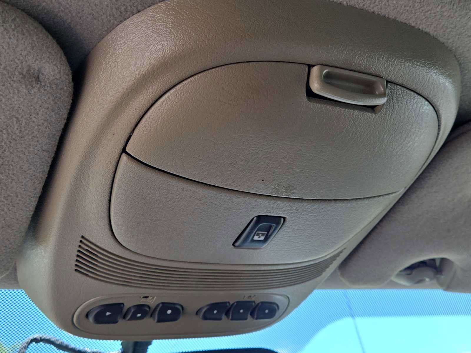 Used 2004 GMC Envoy SLT w/ Preferred Equipment Group AWD/4WD image 28
