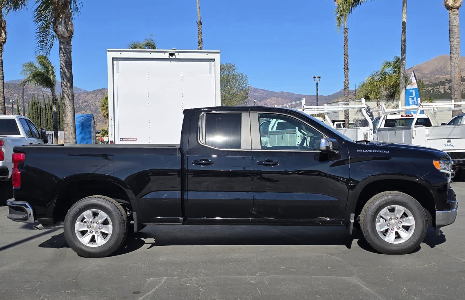 Used 2025 Chevrolet Silverado 1500 LT w/ Safety Package RWD image 11