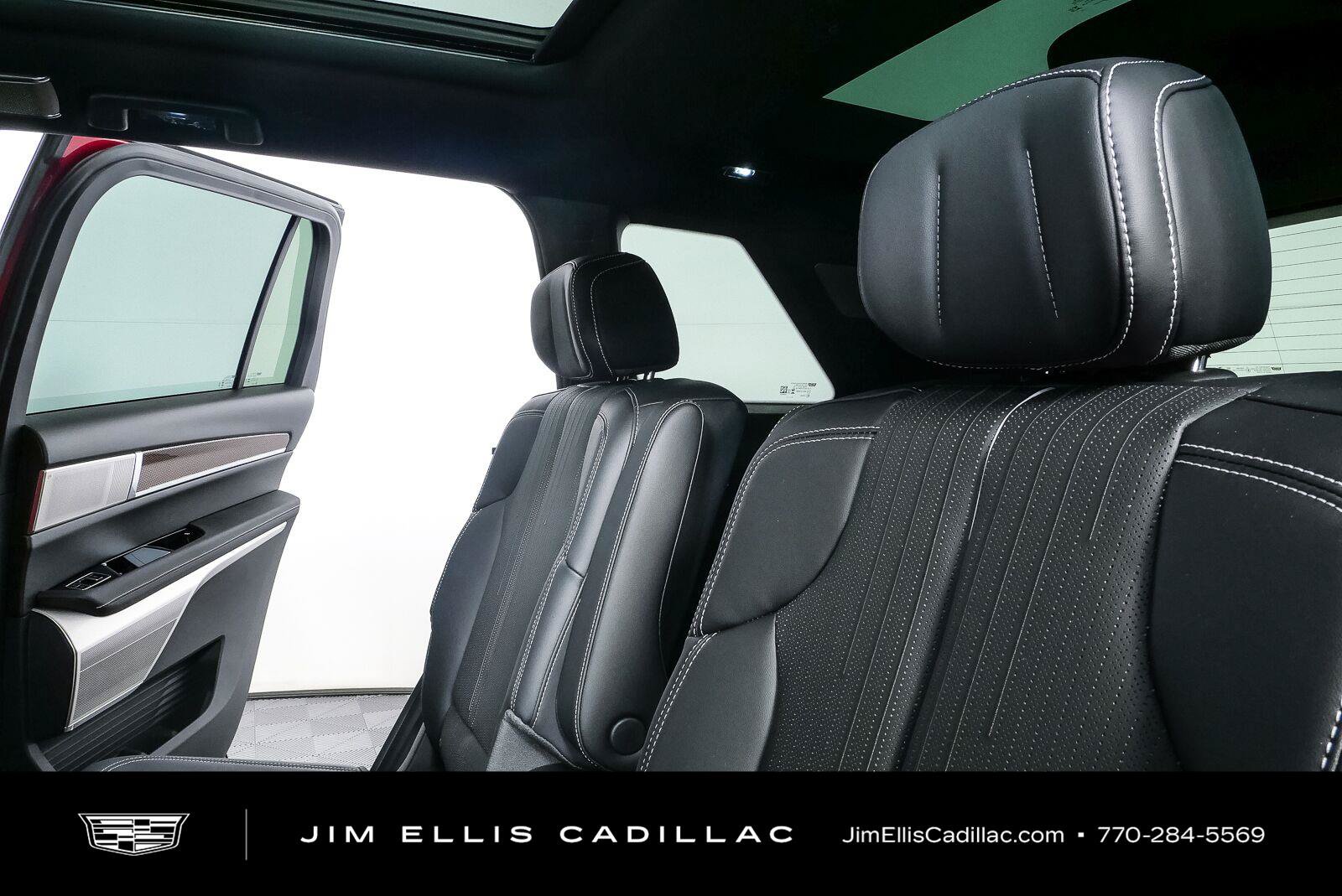 New 2027 Cadillac Vistiq Sport w/ LPO, Floor Liner Package AWD/4WD image 21