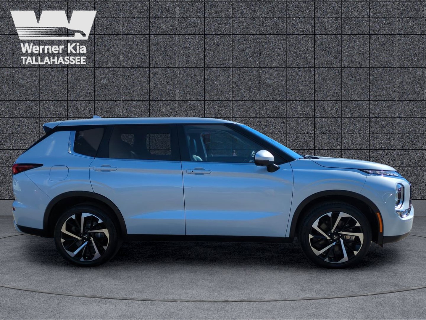 Used 2024 Mitsubishi Outlander SE image 4