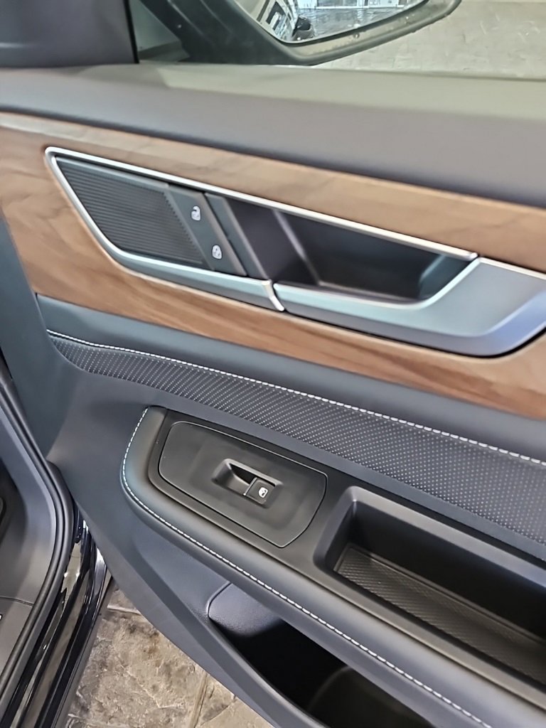 New 2026 Volkswagen Atlas SE image 12