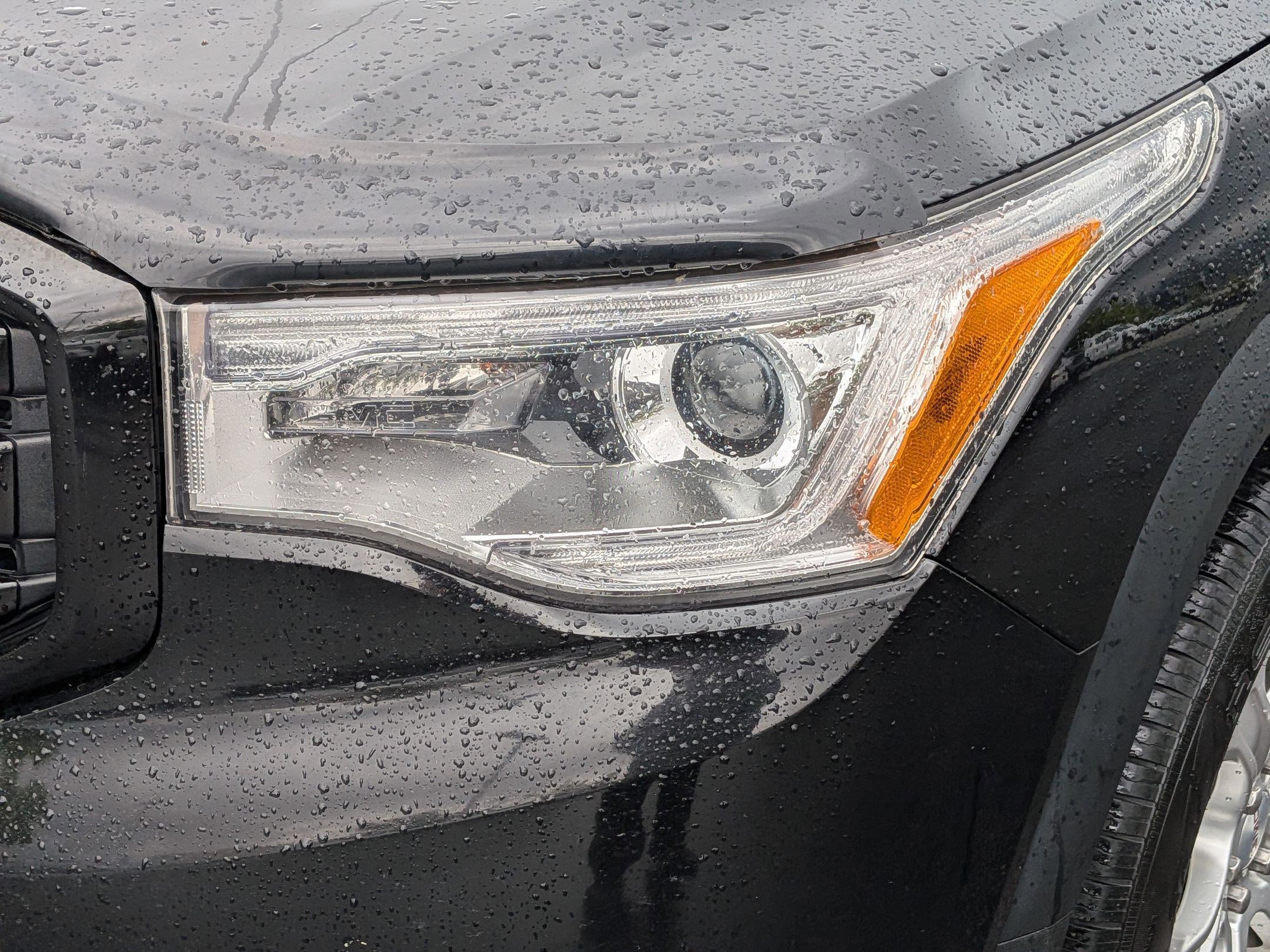 Used 2019 GMC Acadia SLE w/ LPO, Black Accent Package image 10