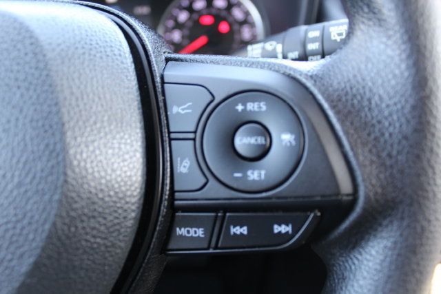 Certified 2022 Toyota RAV4 XLE FWD image 42