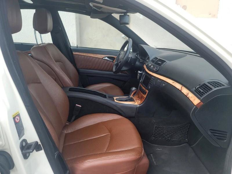 Used 2009 Mercedes-Benz E 550 Sedan image 19