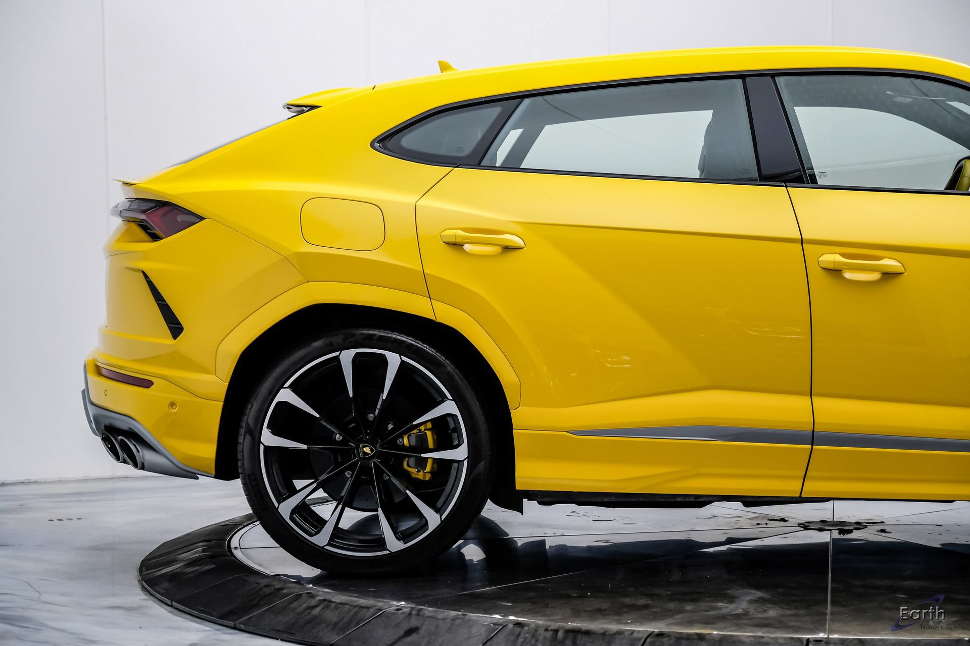 Used 2021 Lamborghini Urus AWD/4WD image 20