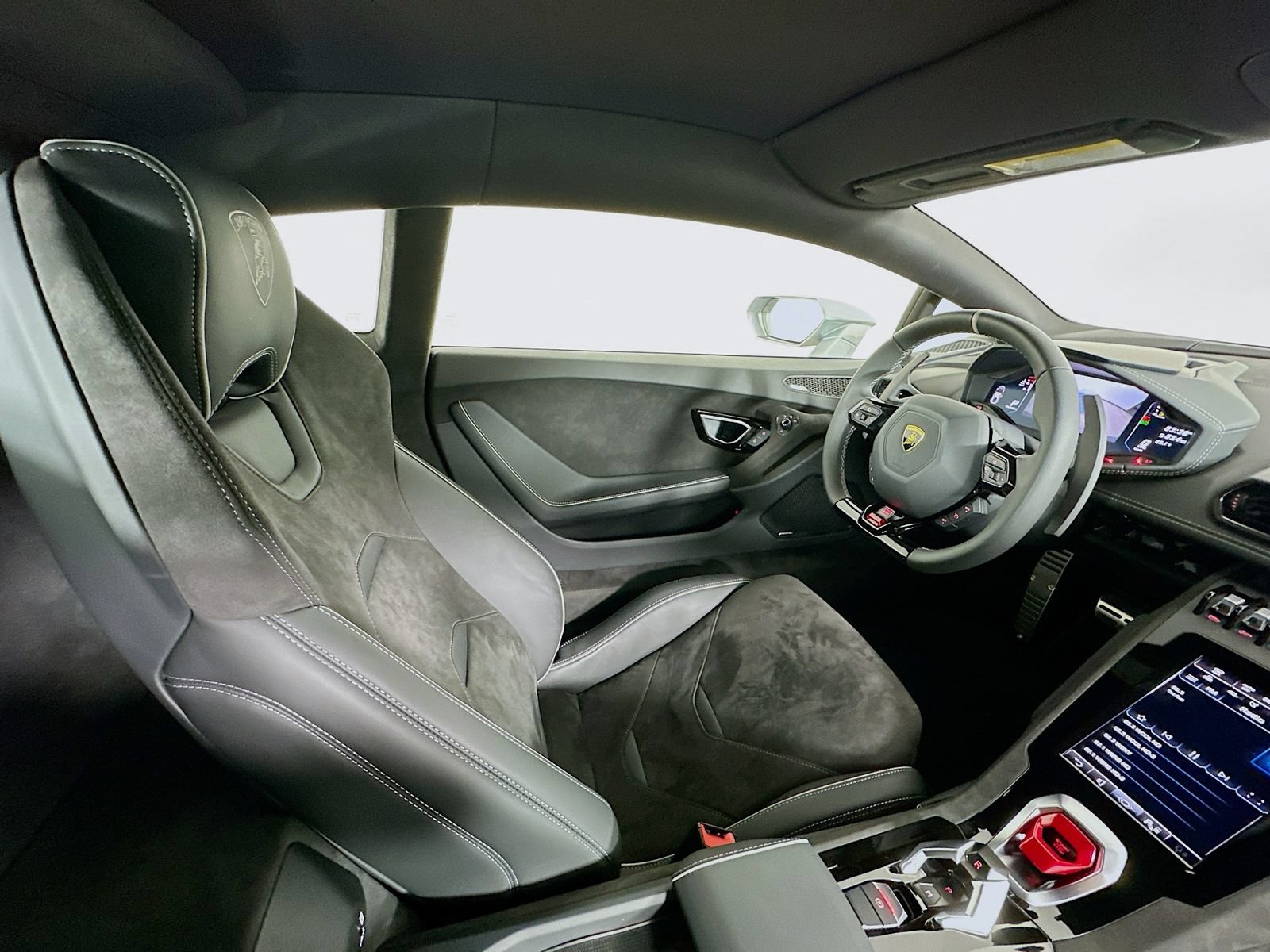 Used 2024 Lamborghini Huracan Tecnica RWD image 65