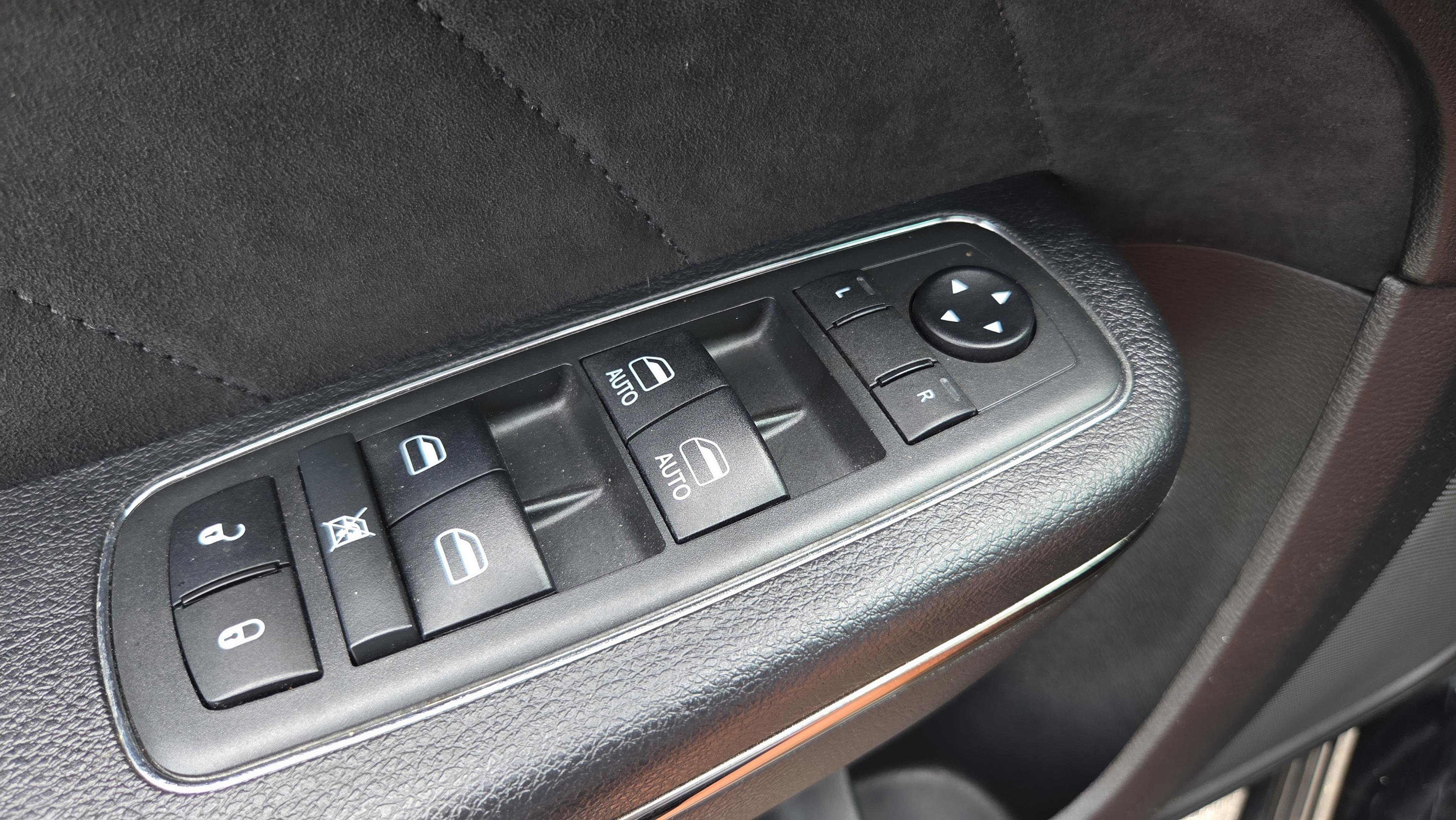 Used 2019 Dodge Charger SRT Hellcat w/ Harman/Kardon Audio Group RWD image 29