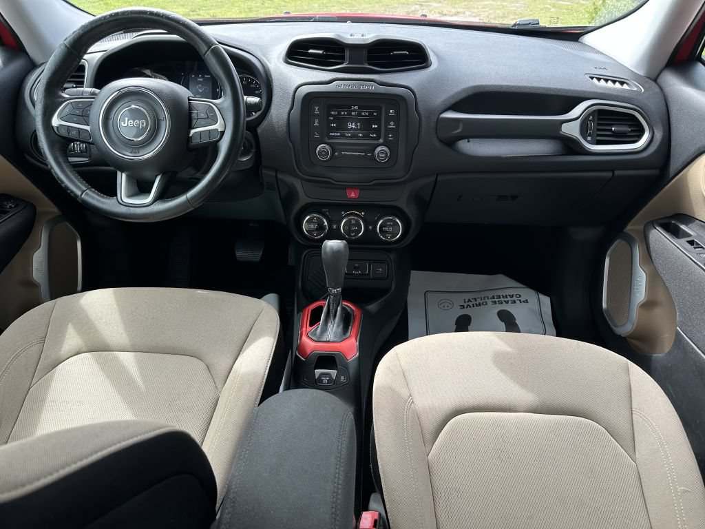 Used 2017 Jeep Renegade Latitude w/ Popular Equipment Group FWD image 8