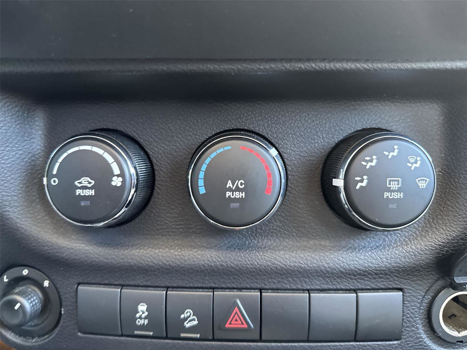 Used 2018 Jeep Wrangler Unlimited Sport S AWD/4WD image 16
