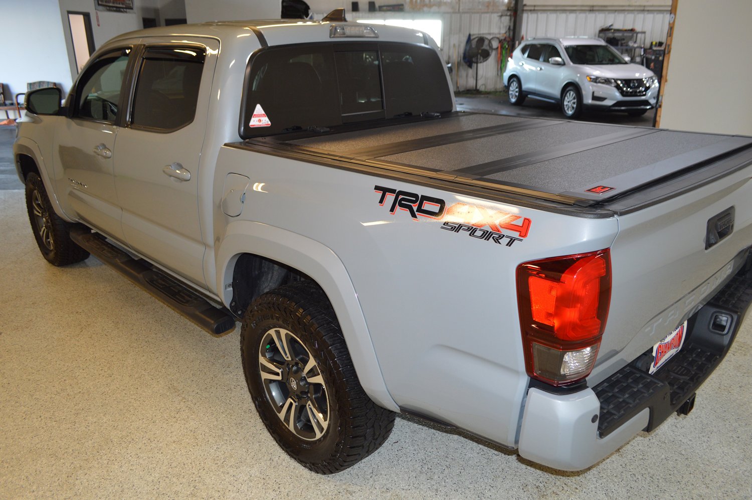Used 2019 Toyota Tacoma TRD Sport image 5