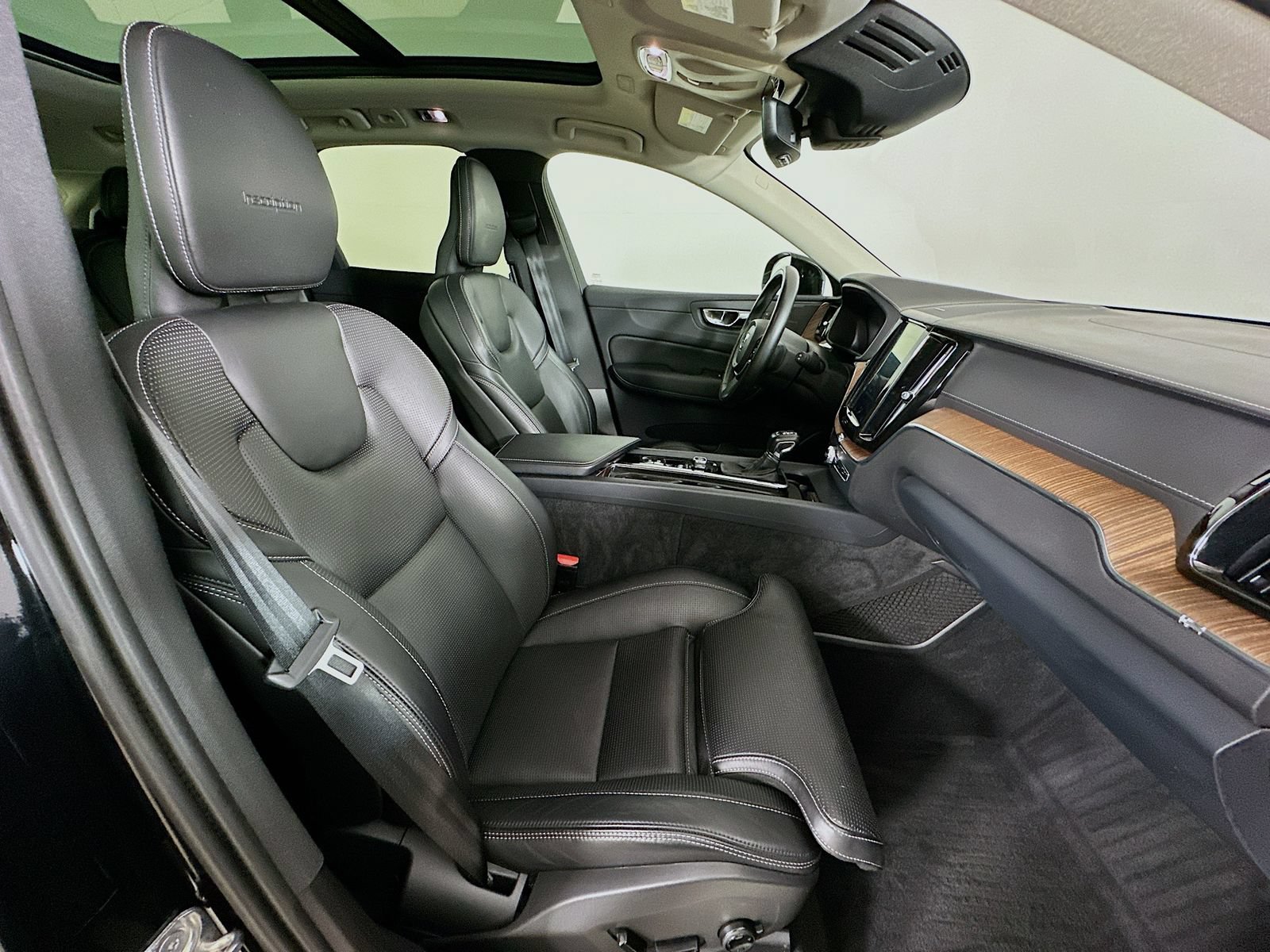 Used 2019 Volvo XC60 T6 Inscription w/ Protection Package Premier AWD/4WD image 43