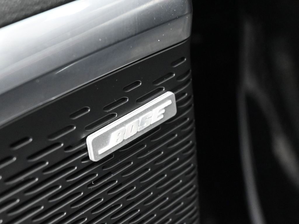 Used 2024 Chevrolet Traverse RS image 21