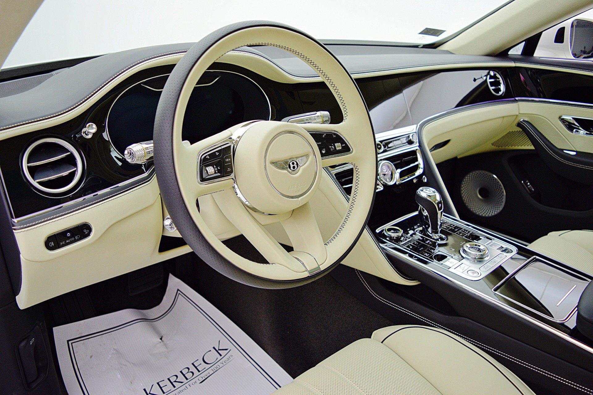 Used 2024 Bentley Flying Spur Azure AWD/4WD image 25